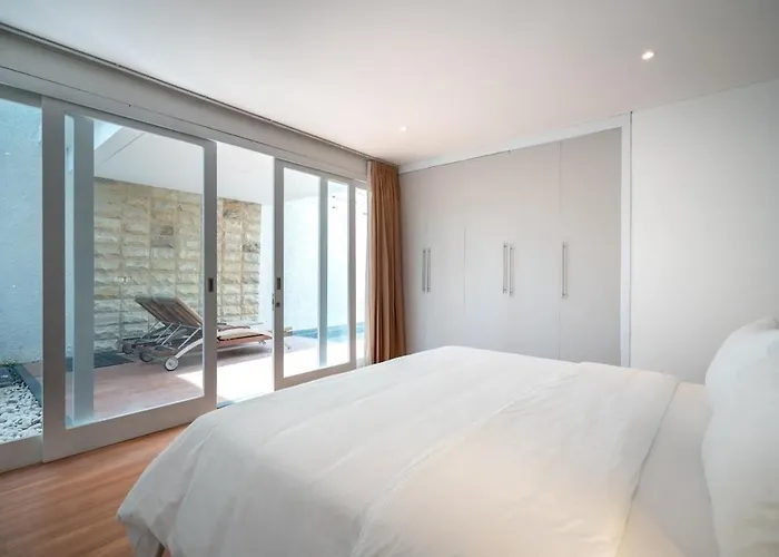 Villa Tara Seminyak (Bali)
